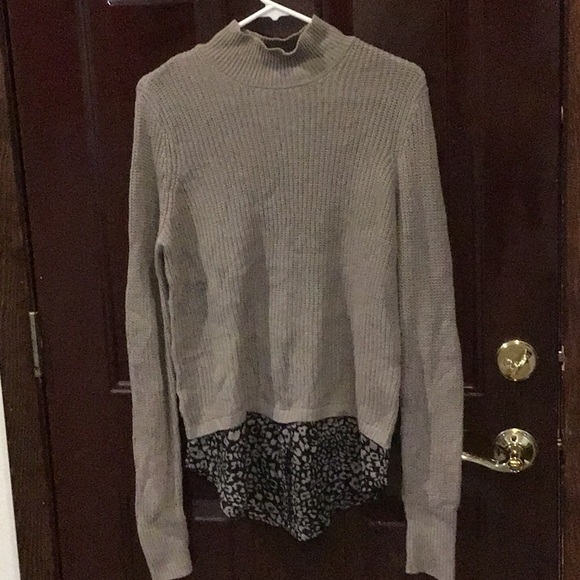 Casual top - Picture 1 of 3